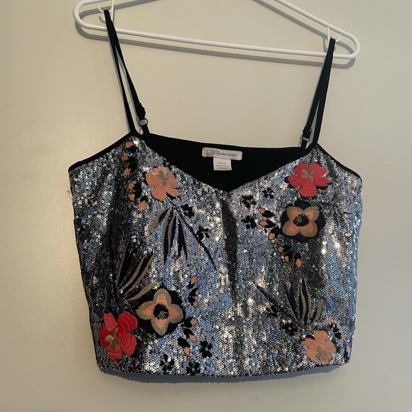 Sequinned crop tank - Picture 2 of 3